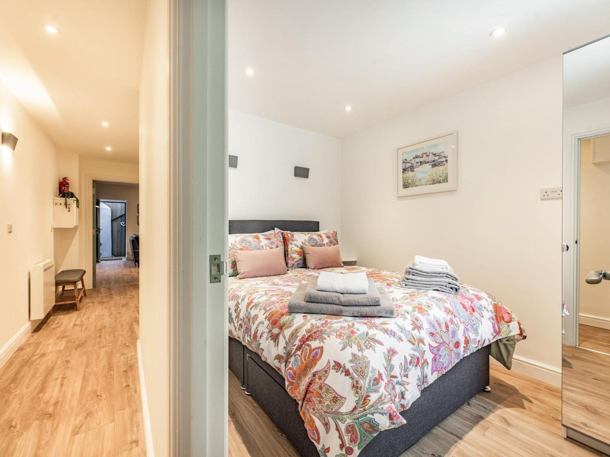 Ocean Waves Villa Tenby Exterior photo